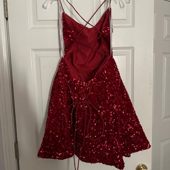 Red homecoming dress - Picture 2 of 3